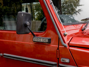 Immagine 8/29 di Mercedes-Benz 280 GE (SWB) (1990)