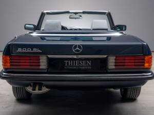 Image 22/24 of Mercedes-Benz 500 SL (1983)