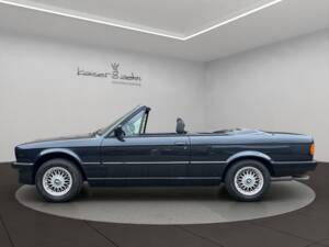 Afbeelding 2/27 van BMW 320i (1989)