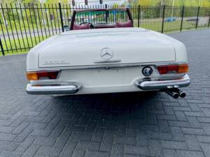 Image 33/37 of Mercedes-Benz 280 SL (1970)