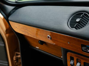 Bild 19/42 von Ford Escort 1300 (1975)