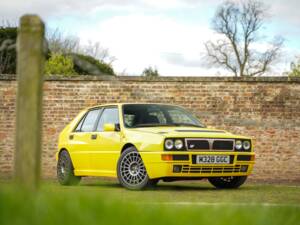 Image 16/50 of Lancia Delta HF Integrale Evoluzione II (1994)