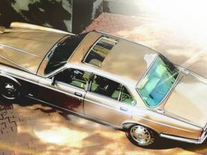 Image 1/13 of Jaguar XJ 6 4.2 (1985)