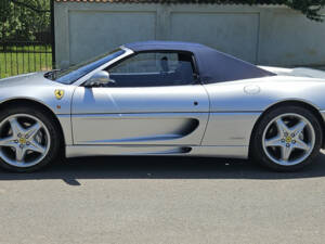 Image 6/8 of Ferrari F 355 Spider (1999)