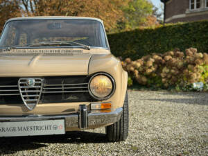 Image 6/100 of Alfa Romeo Giulia 1300 Super (1971)