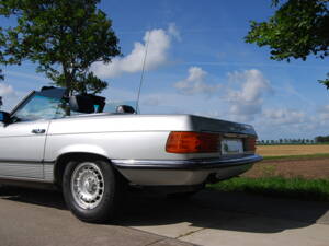 Image 34/96 de Mercedes-Benz 280 SL (1982)