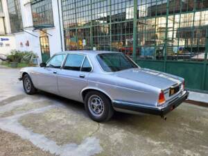 Immagine 14/39 di Jaguar XJ 6 4.2 (1982)