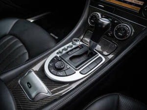 Imagen 12/32 de Mercedes-Benz SL 63 AMG (2008)