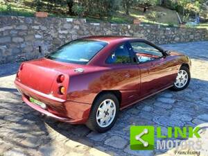 Image 4/10 de FIAT Coupé 1.8 16V (1996)