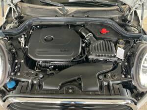 Image 18/19 of Mini Cooper (2019)
