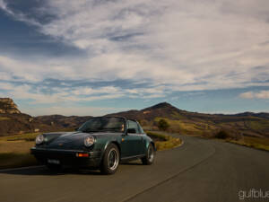 Image 16/79 of Porsche 911 SC 3.0 (1983)