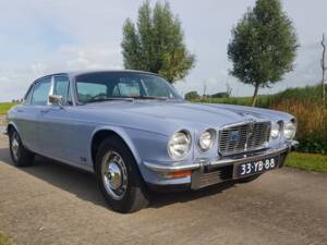 Bild 3/7 von Jaguar XJ 12 L (1974)