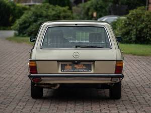 Afbeelding 17/42 van Mercedes-Benz 230 TE (1982)