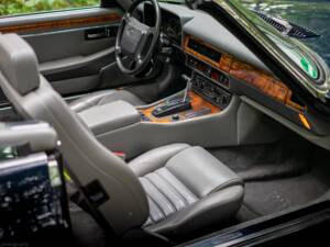 Image 22/29 de Jaguar XJS 6.0 (1994)