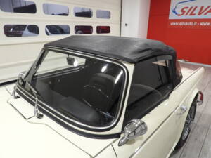 Immagine 10/15 di Triumph TR 4A IRS (1967)