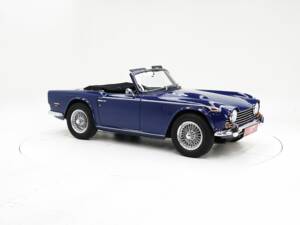 Image 3/15 of Triumph TR 5 PI (1968)
