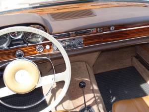 Bild 18/19 von Mercedes-Benz 300 SEL (1966)