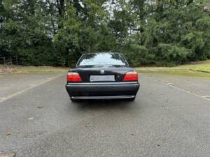 Image 21/50 de BMW 735i (2001)