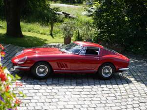 Image 32/36 of Ferrari 275 GTB&#x2F;4 (1968)