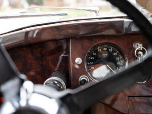 Image 47/50 of Jaguar XK 120 SE FHC (1952)