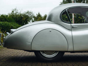 Image 25/43 de Jaguar XK 120 FHC (1952)