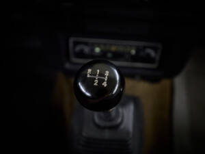Bild 49/98 von Volvo 244 DL (1975)