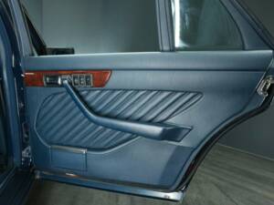 Image 20/30 of Mercedes-Benz 560 SEL (1990)