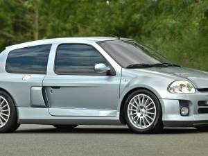Image 10/50 of Renault Clio II V6 (1900)