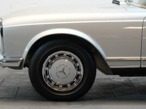 Image 10/50 of Mercedes-Benz 230 SL (1964)