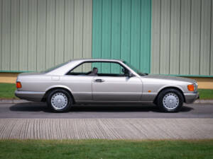 Image 4/31 of Mercedes-Benz 560 SEC (1988)