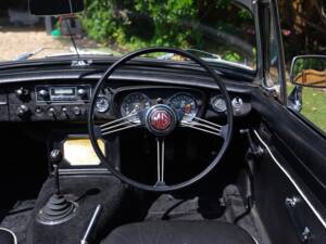 Bild 4/50 von MG MGB (1964)