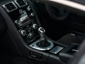 Image 20/36 of Aston Martin DBS (2008)
