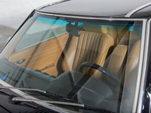 Image 14/20 of Mercedes-Benz 560 SL (1987)