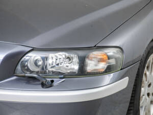 Bild 22/50 von Volvo V 70 2.5T (2003)