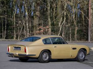 Image 3/8 of Aston Martin DB 6 (1966)
