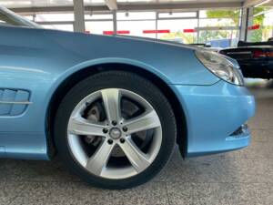 Image 8/19 of Mercedes-Benz SL 500 (2008)