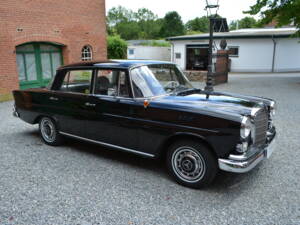 Image 4/15 of Mercedes-Benz 190 c (1964)