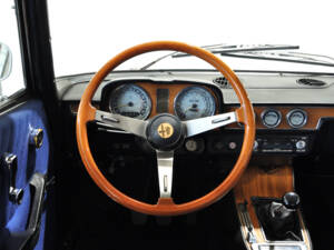 Immagine 6/39 di Alfa Romeo 2000 Berlina (1973)