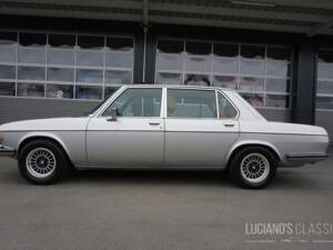 Image 6/76 de BMW 3,3 L (1975)