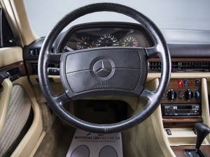 Immagine 14/29 di Mercedes-Benz 420 SE (1989)