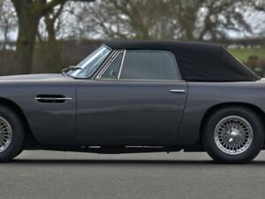 Bild 28/50 von Aston Martin DB 6 Vantage Volante (1969)