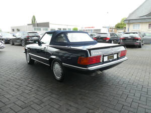 Image 6/26 of Mercedes-Benz 500 SL (1988)
