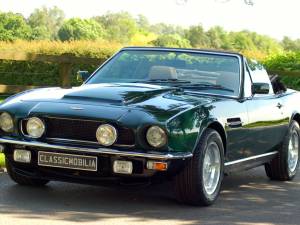 Immagine 4/11 di Aston Martin V8 Volante (1982)