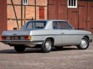 Image 13/40 of Mercedes-Benz 250 CE (1970)