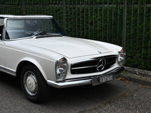 Image 17/38 of Mercedes-Benz 280 SL (1968)