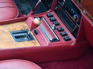 Bild 12/13 von Aston Martin V8 Vantage Volante (1987)