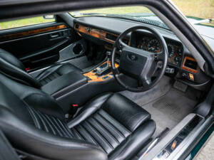 Image 2/45 de Jaguar XJRS 6.0 (1993)
