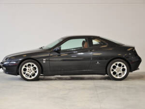 Image 4/29 of Alfa Romeo GTV 2.0 Twin Spark (2001)