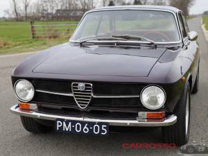 Immagine 31/40 di Alfa Romeo Giulia GT 1300 Junior (1972)