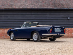 Image 4/68 of Aston Martin DB 6 Volante (1967)